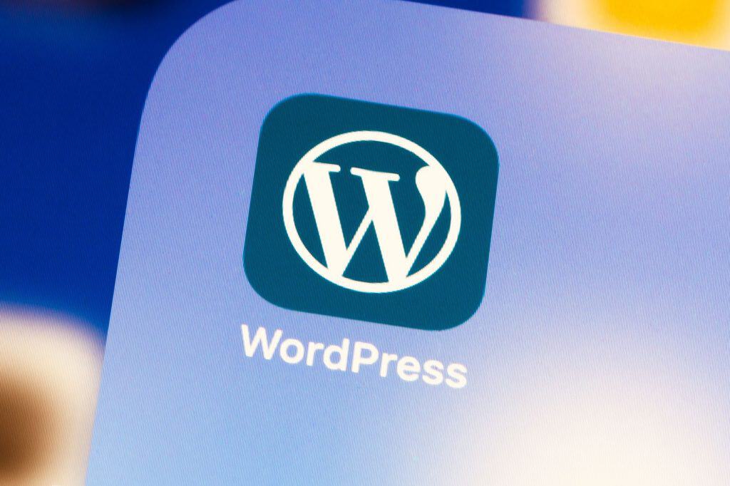 Atalho do app do WordPress na tela de um smartphone