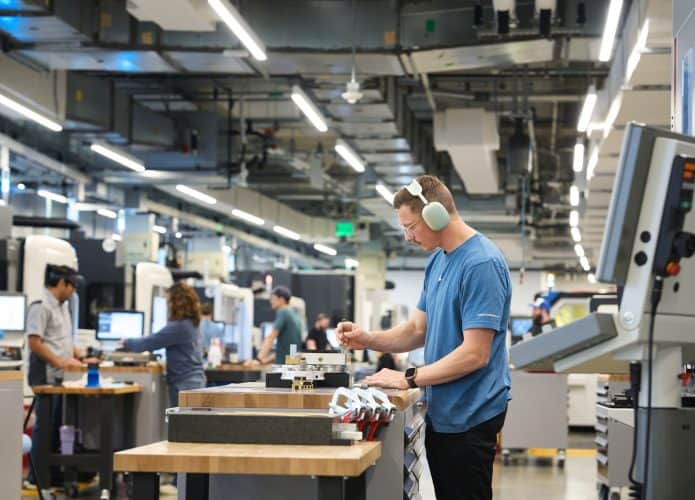 Apple-US-investment-Austin-research-facility-01-695x500