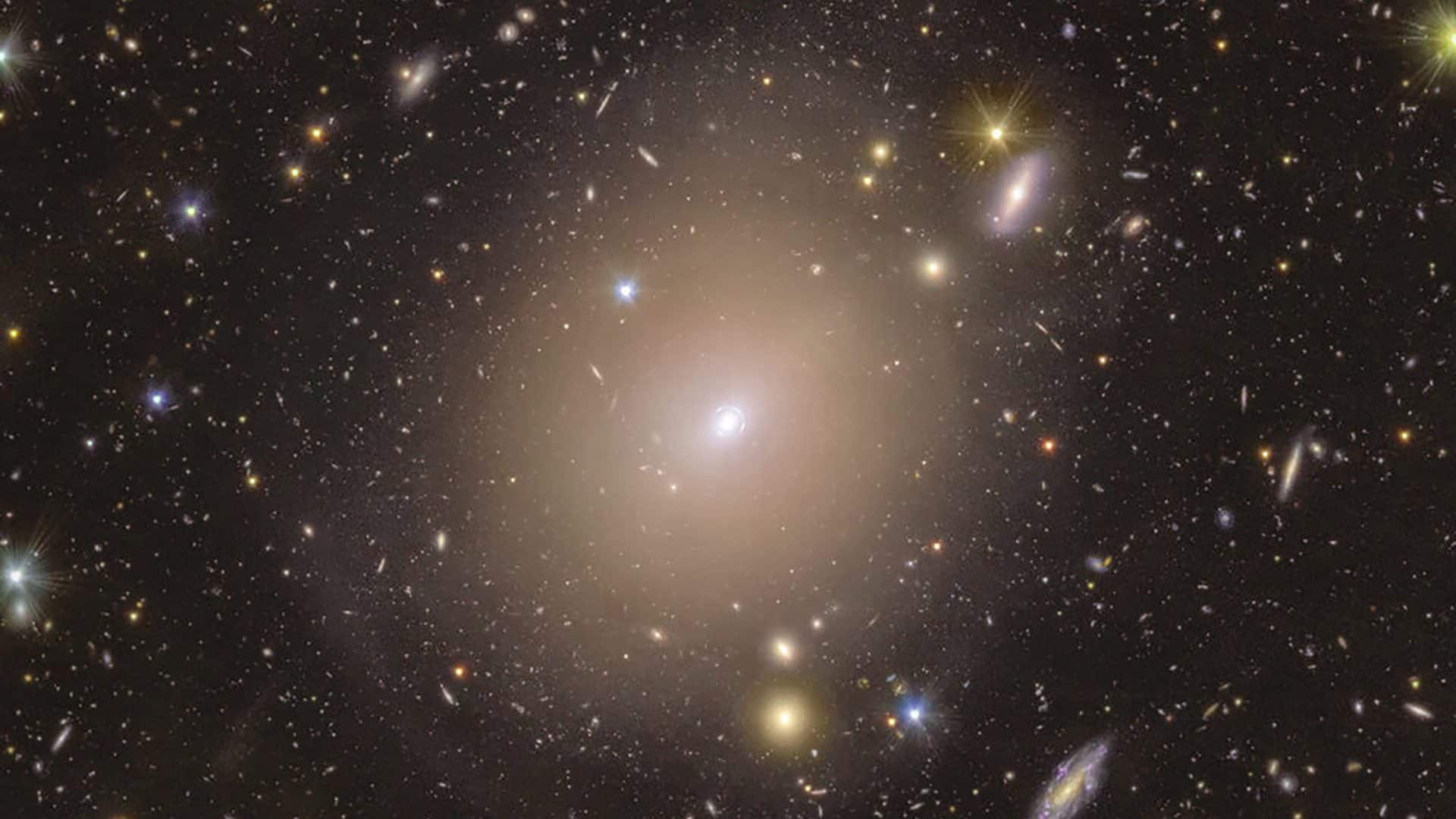 Euclid_image_of_a_bright_Einstein_ring_around_galaxy_NGC_6505_article-1920x1080