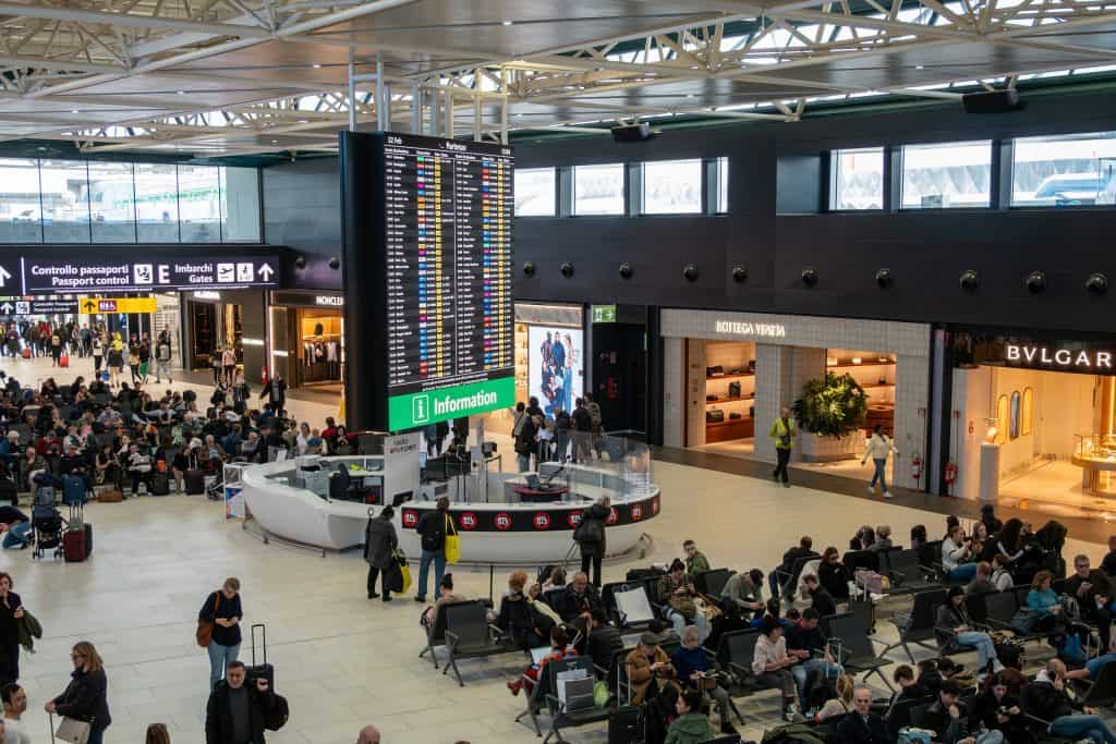 Movimentação interna no Aeroporto Leonardo da Vinci