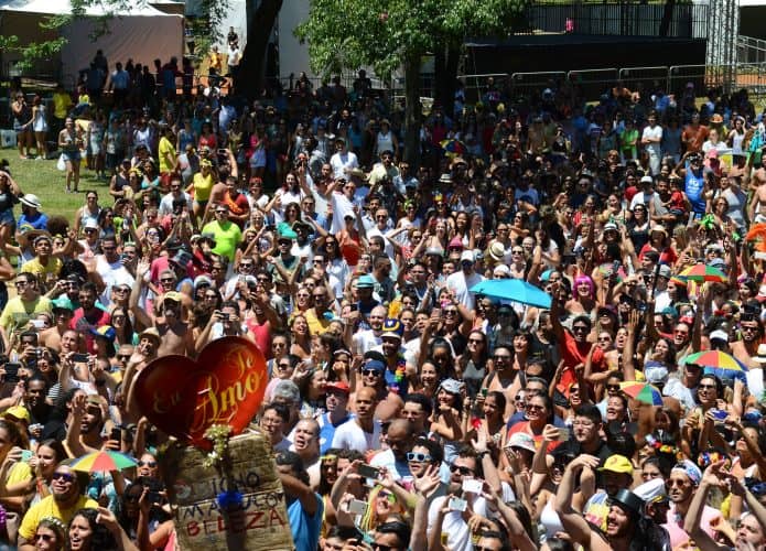 Desfile do bloco Bicho Maluco Beleza,comandado por Alceu Valença, no Parque do Ibirapuera. Para ter direito à folga no Carnaval de 2025 é necessário conferir legislação para saber se deve trabalhar