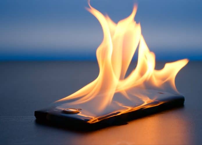 celular pegando fogo