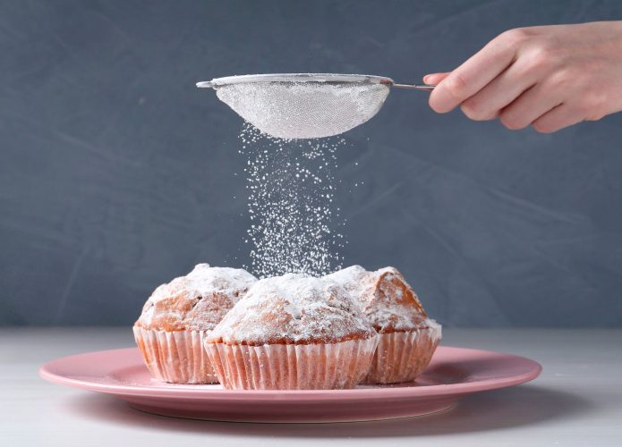 Parar de comer açúcar é desafiador, com tanta oferta, na imagem, doces polvilhados de açúcar