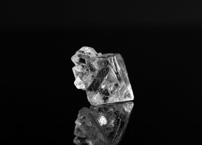 diamante-natural-bruto-695x500