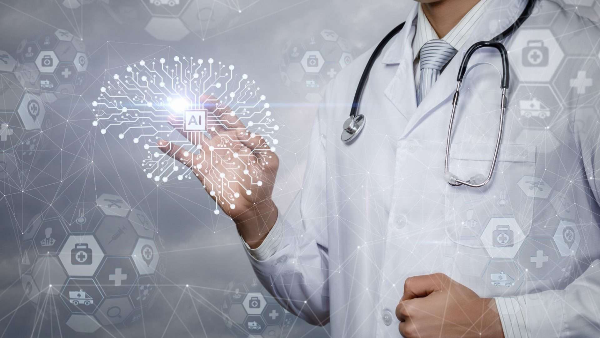 Pessoa com jaleco de médico e com um estetoscópio envolto no pescoço fingindo que 
