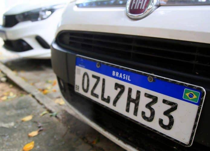 close da placa mercosul carro brasileiro