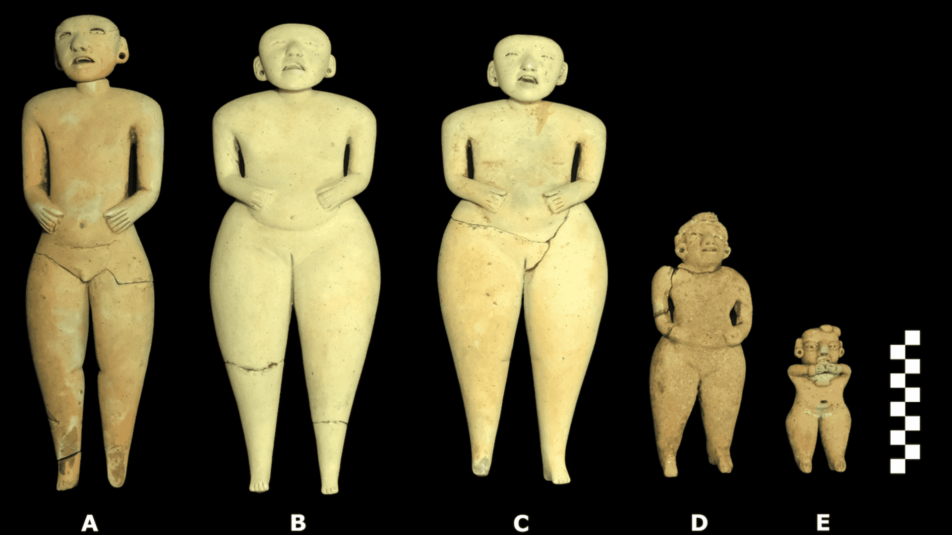 Bonecos encontrados em El Salvador