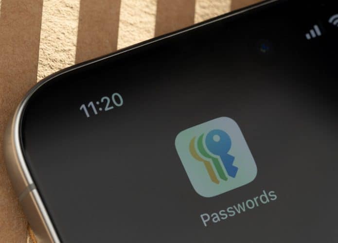 Ícone do aplicativo Senhas na tela inicial de um iPhone
