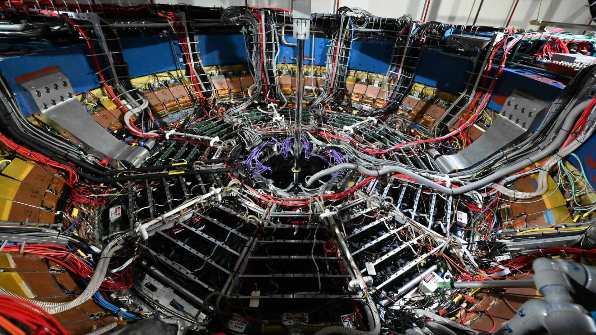 Detector STAR no acelerador de partículas RHIC
