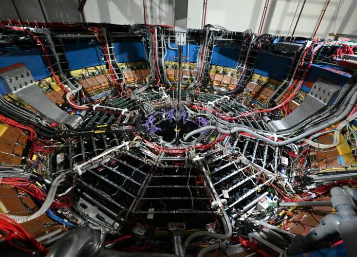 Detector STAR no acelerador de partículas RHIC
