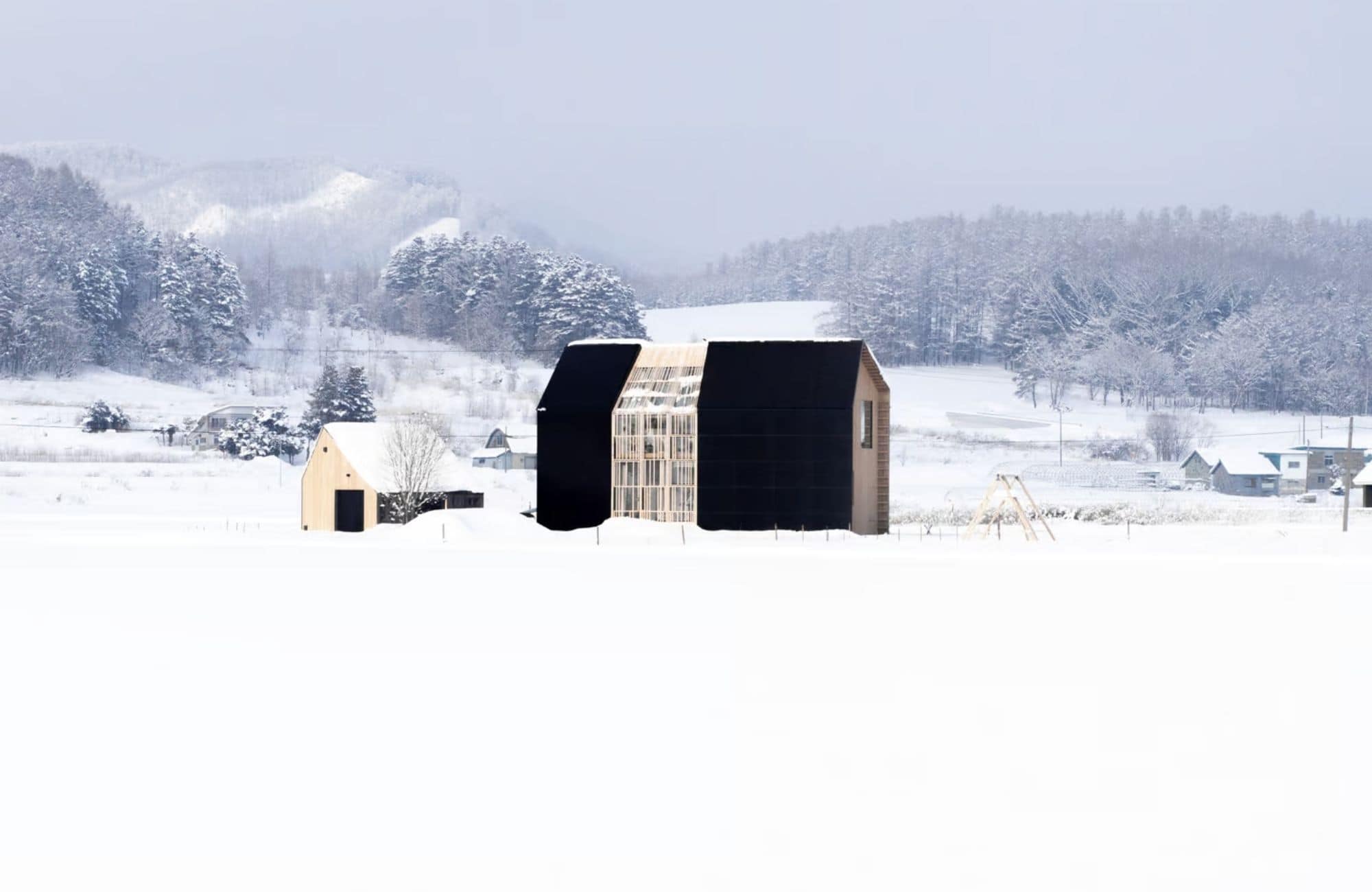 Casa sustentável no Japão gera o dobro da energia que consome