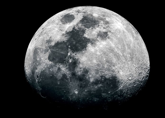 Lua bem grande