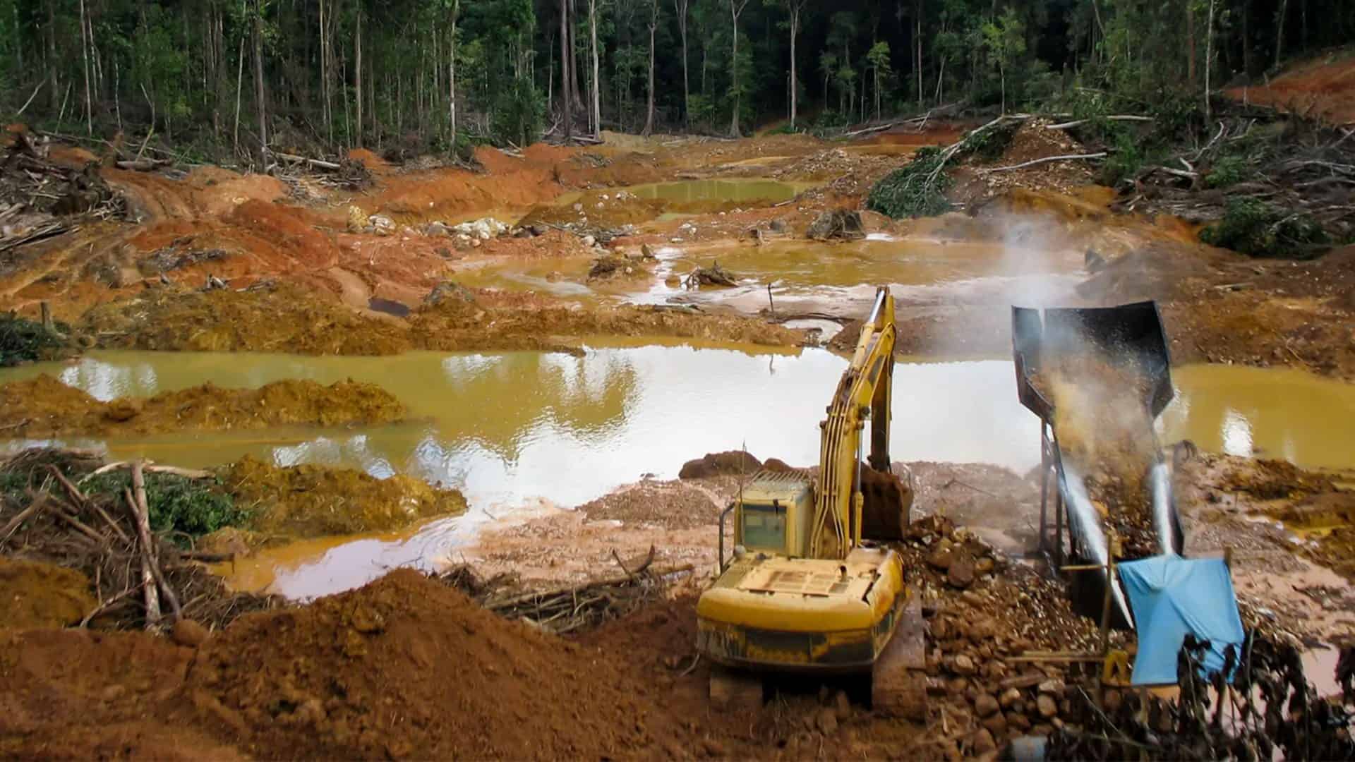 Mineração de ouro na Amazônia peruana