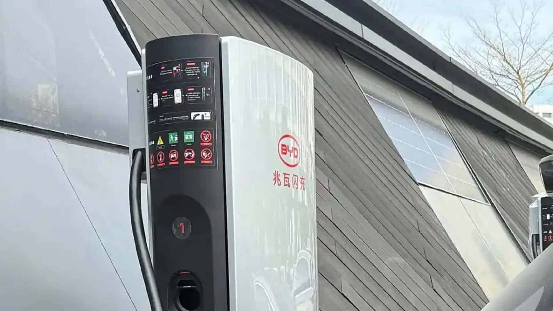 Novo carregador da BYD recarrega 400 km em tempo recorde