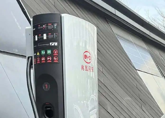 Novo carregador da BYD recarrega 400 km em tempo recorde