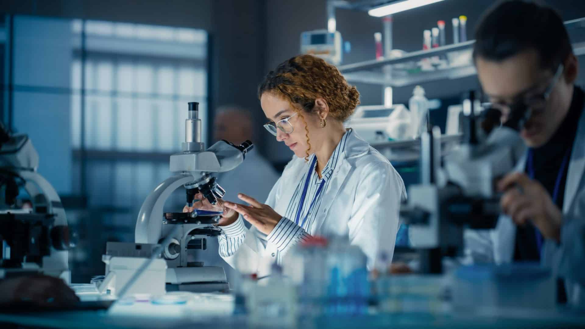 cientistas-1-1920x1080