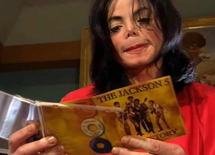 documentario-Living-with-Michael-Jackson-695x500
