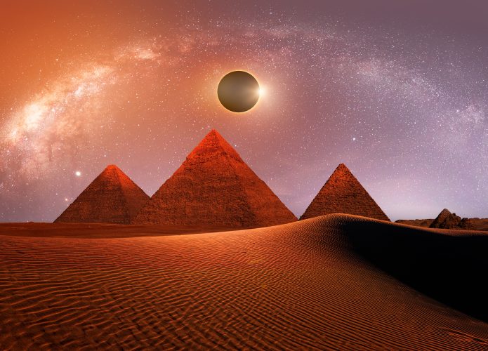 eclipse-pirmides-695x500