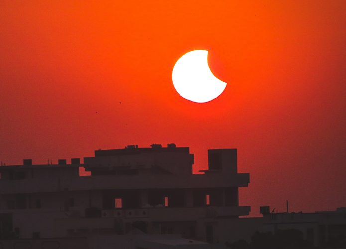 eclipse-solar-parcial-2-695x500