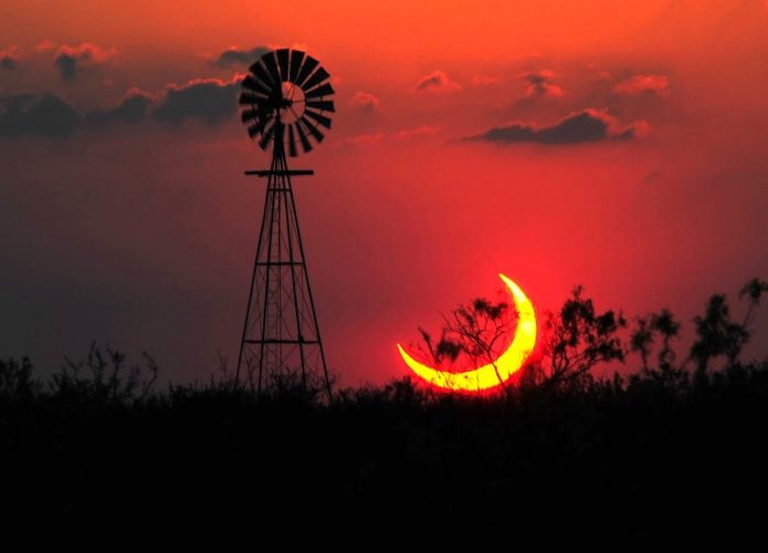 eclipse-solar-parcial-texas-695x500