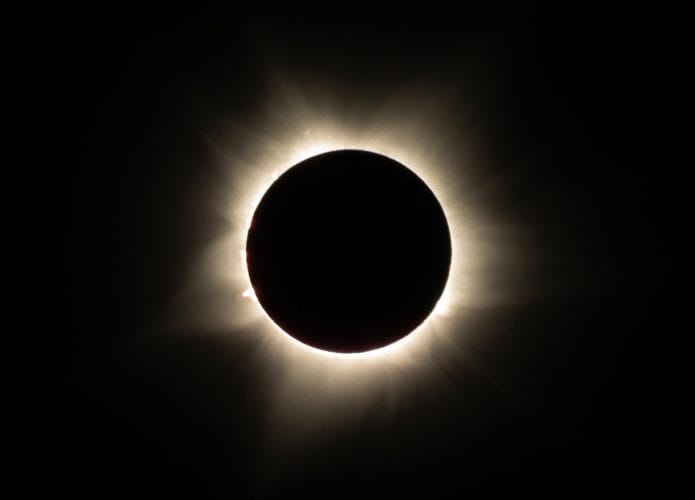 Eclipse solar total