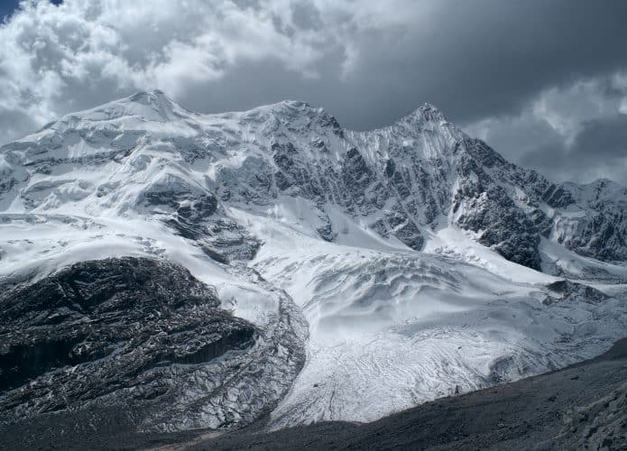 geleira-nos-Andes-peruanos-695x500