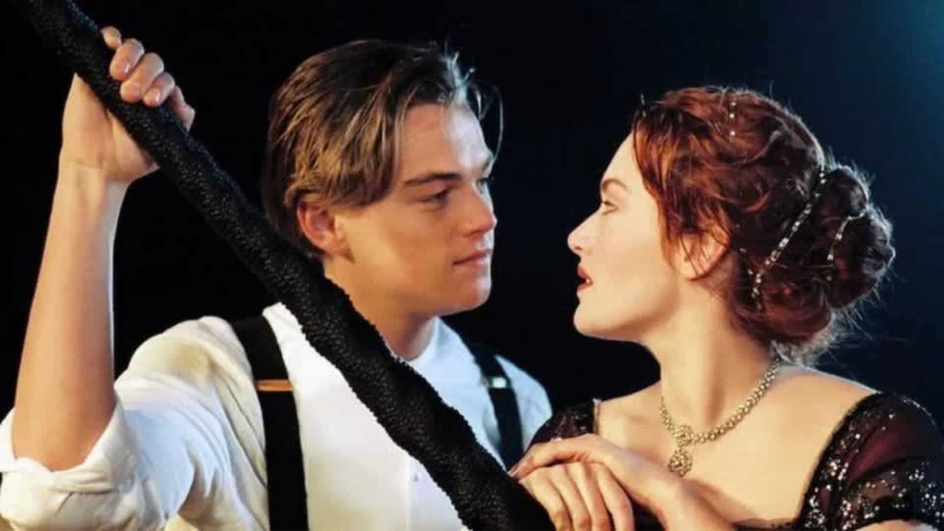 cena do filme Titanic com os protagonistas Jack e Rose
