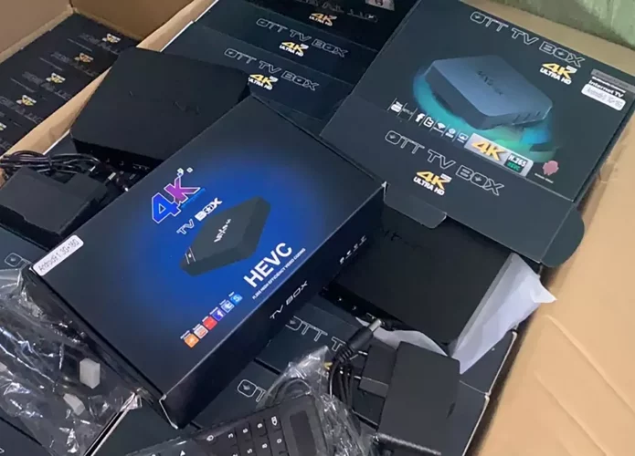Vários modelos de TV box