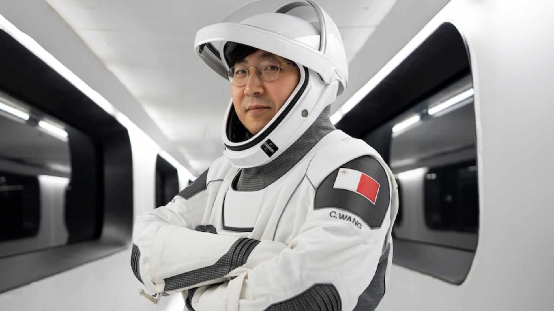 Chun Wang de traje espacial