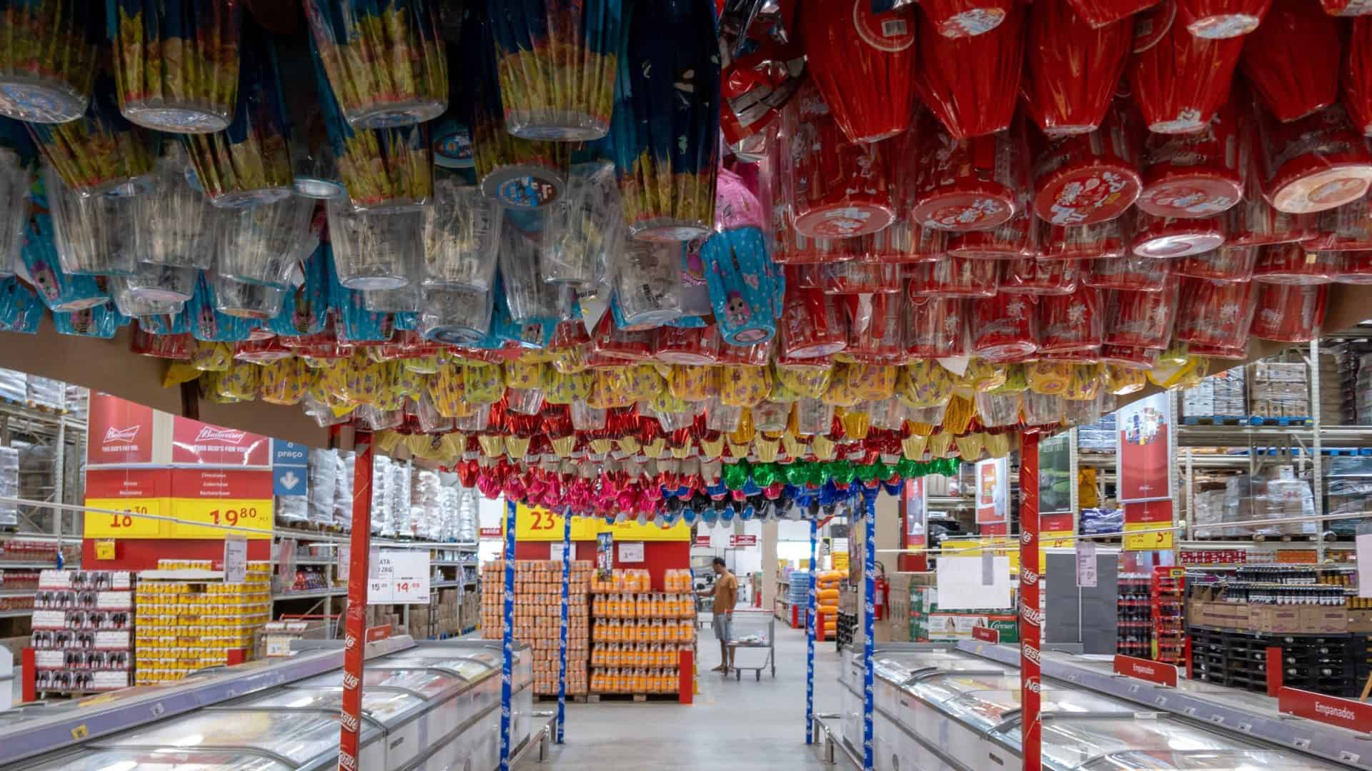 Campina Grande, Paraíba, Brasil - 31 de março de 2019 - Ovos de Páscoa à venda em supermercado