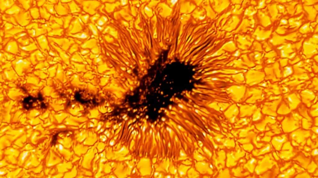 Foto de mancha solar feita pelo Telescópio Solar Inouye