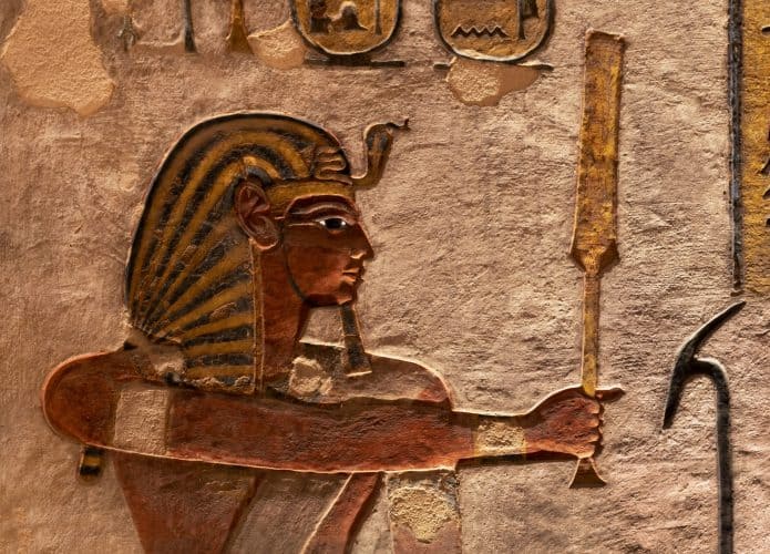 Ramsés III carregando um cetro de Sekhem em seu túmulo no Vale dos Reis. Luxor, Egito.