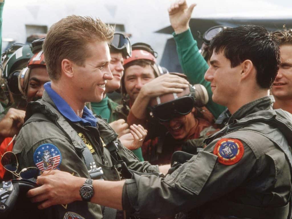 Cena de Val Kilmer e Tom Cruise em Top Gun: Asas Indomáveis