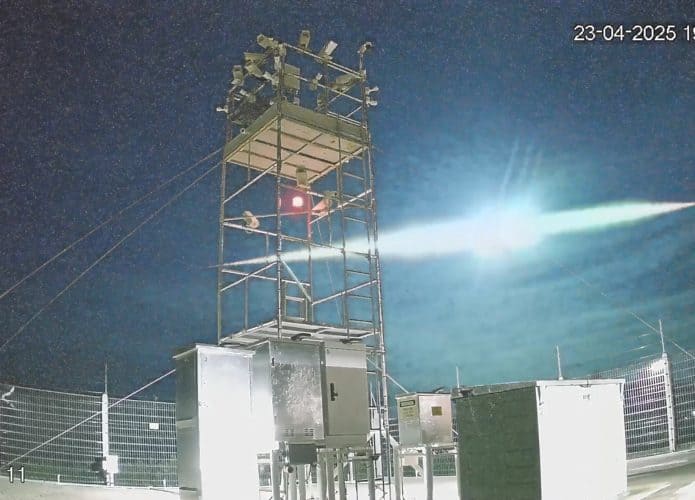 Imagem do Meteoro cruzando o céu de SC