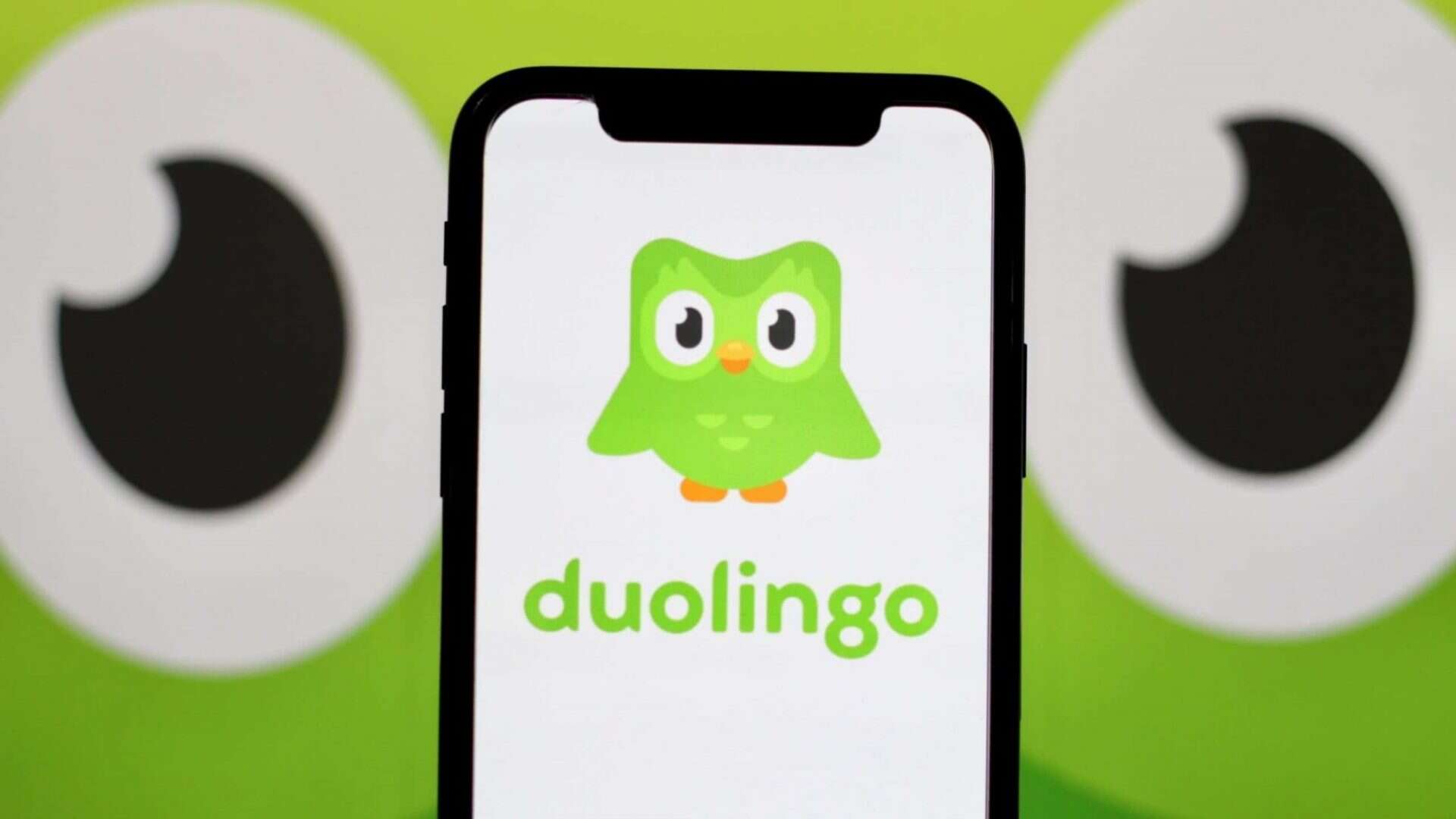 Logo do Duolingo em um smartphone