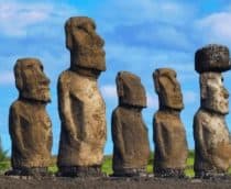 imagens das estátuas da Ilha de Páscoa