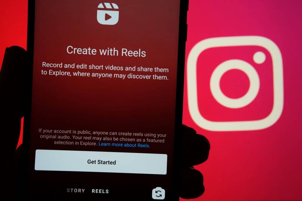 Página de criação de Reels ao lado do logo do Instagram