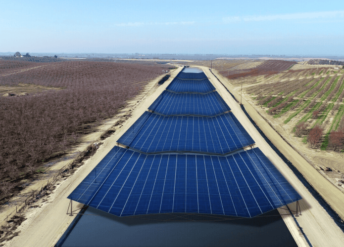 Projeto Nexus, no distrito de Turlock, instalou painéis solares em canais de irrigação
