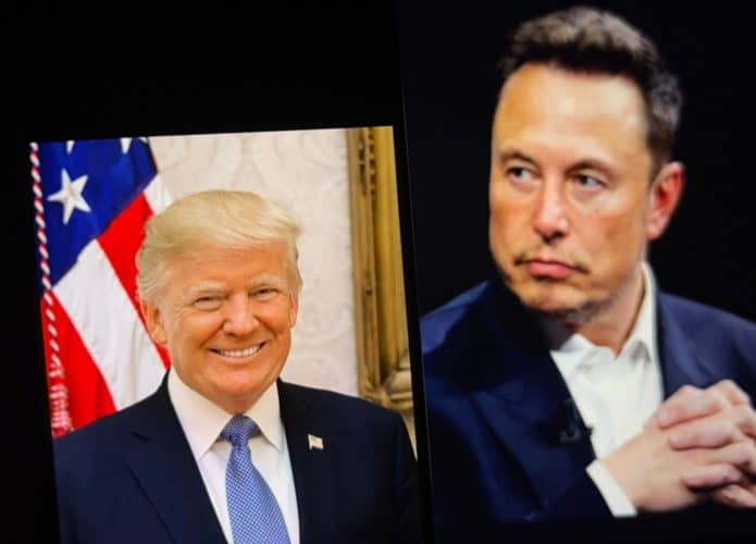 À esquerda, foto de Donald Trump sorrindo; à direita, Elon Musk olhando para o lado esquerdo da foto