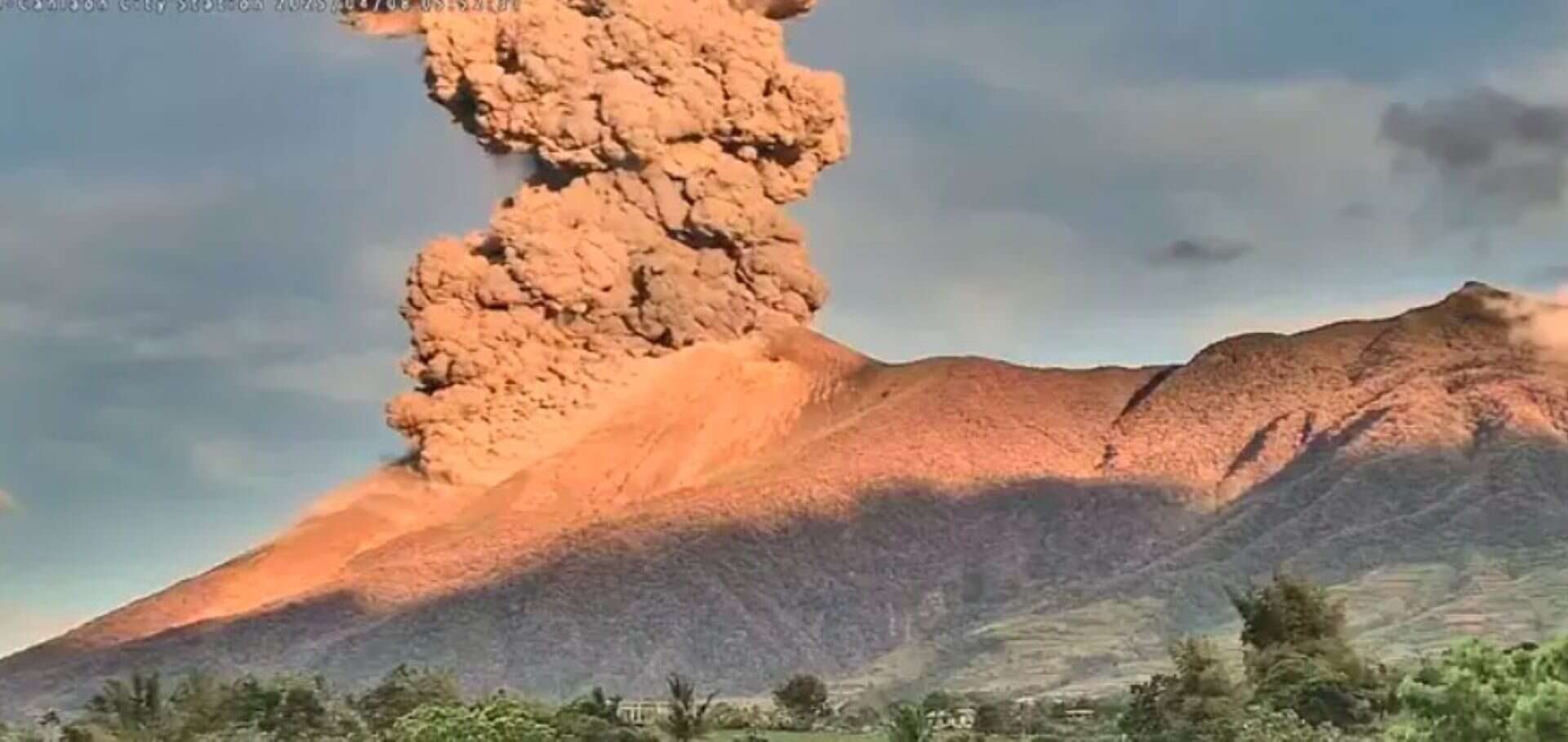 vulcão erupção