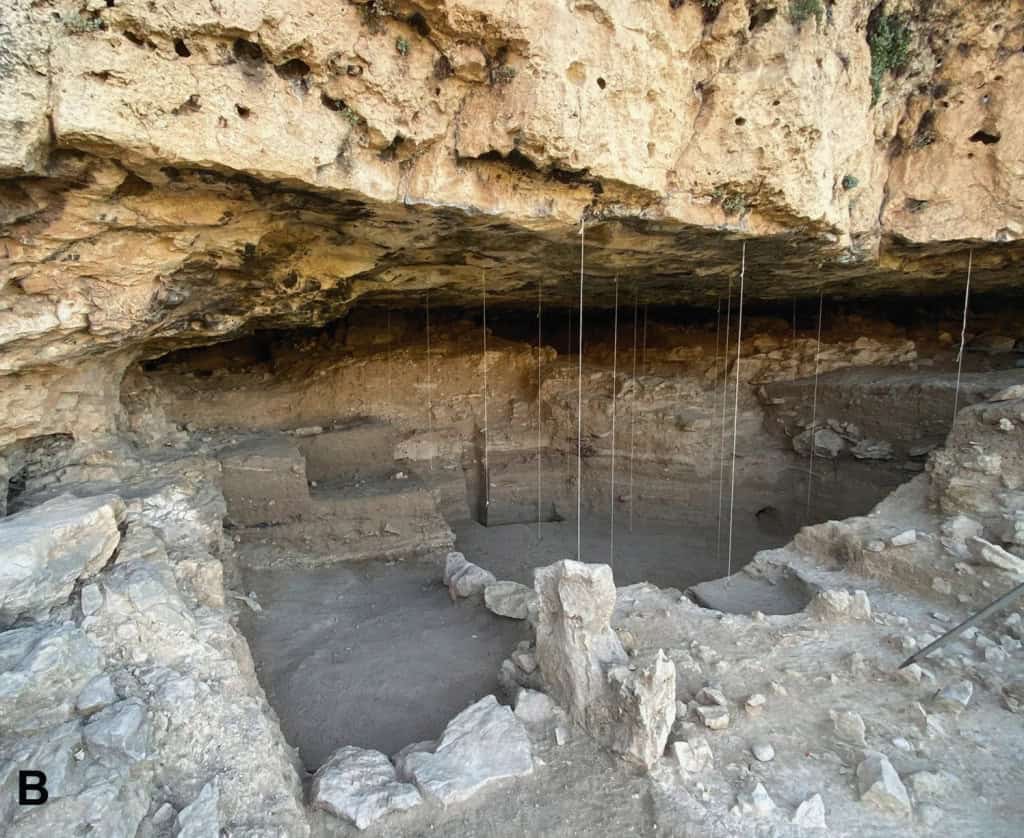 O abrigo rochoso é menor que uma caverna e se localiza em Segóvia, no centro da Espanha.