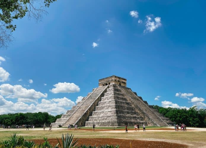 Chichen-Itza-1-695x500