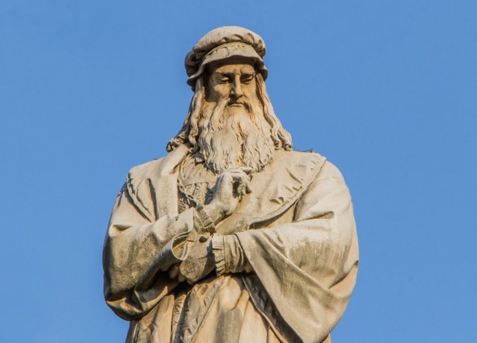 Estátua de Da Vinci