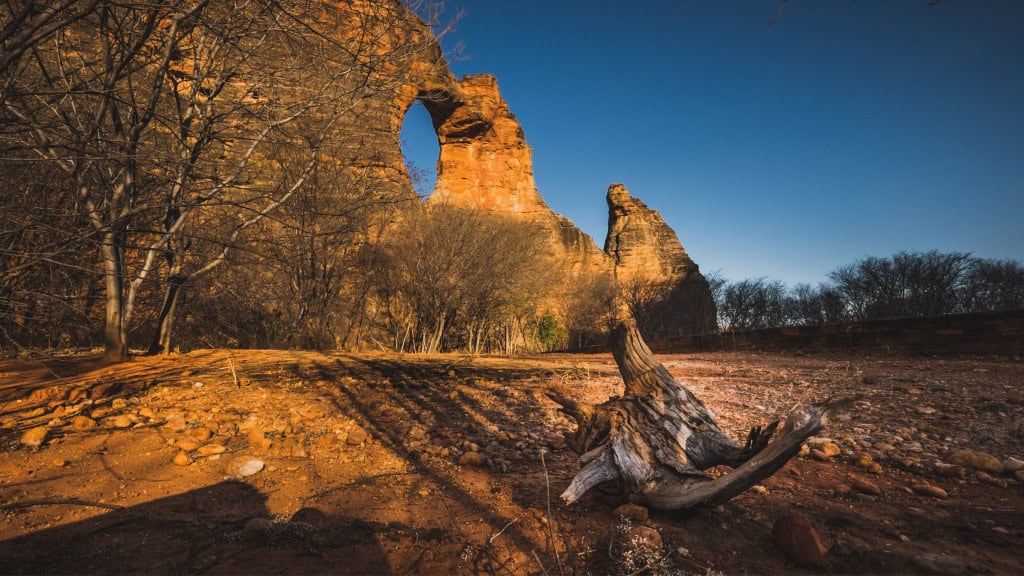 Paisagem do Deserto Vermelho, na Serra da Capivara, no Piauí