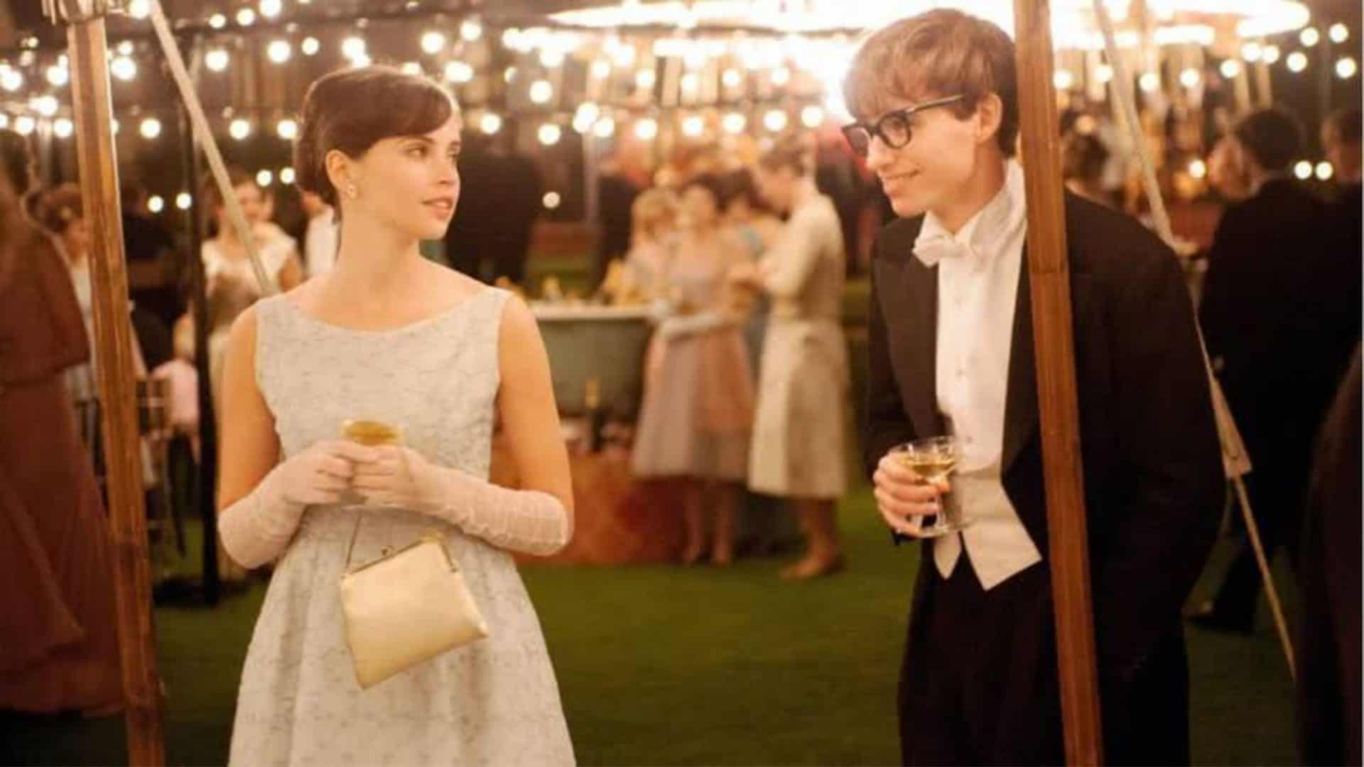 cena do filme a teoria de tudo