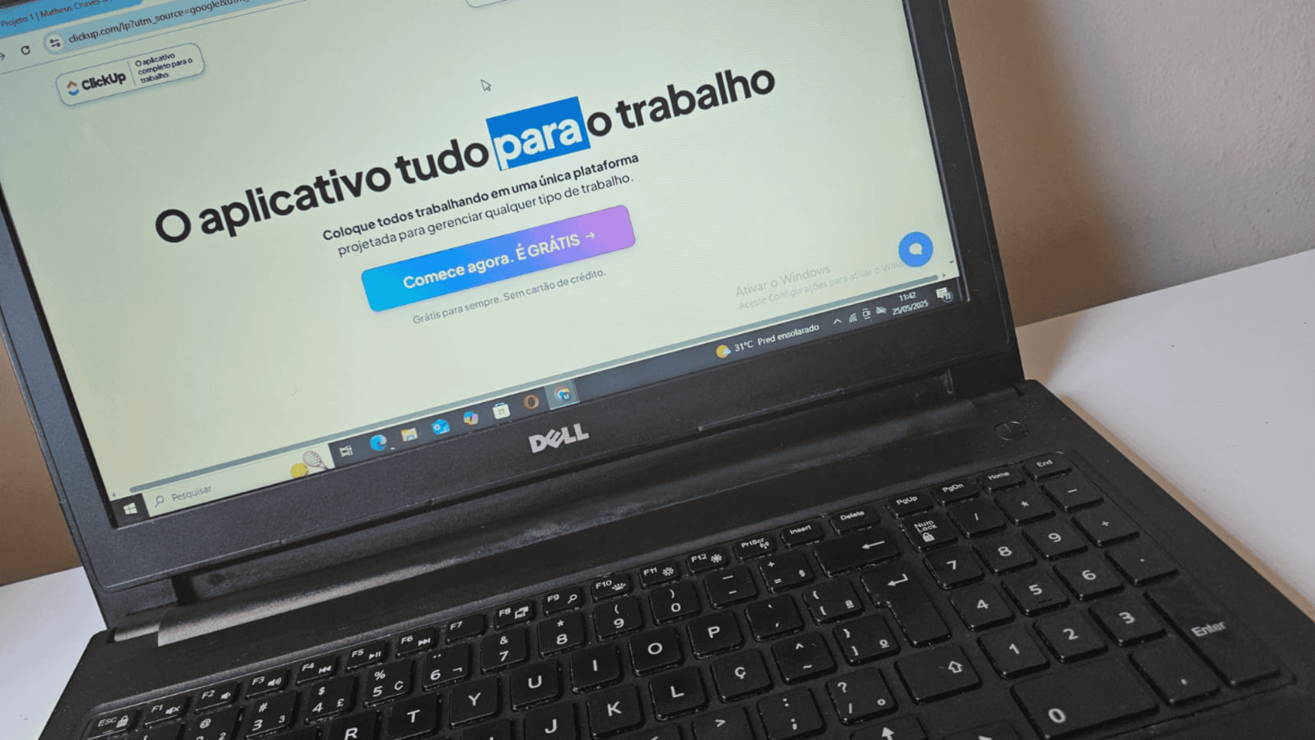 Tela inicial do site do ClickUp