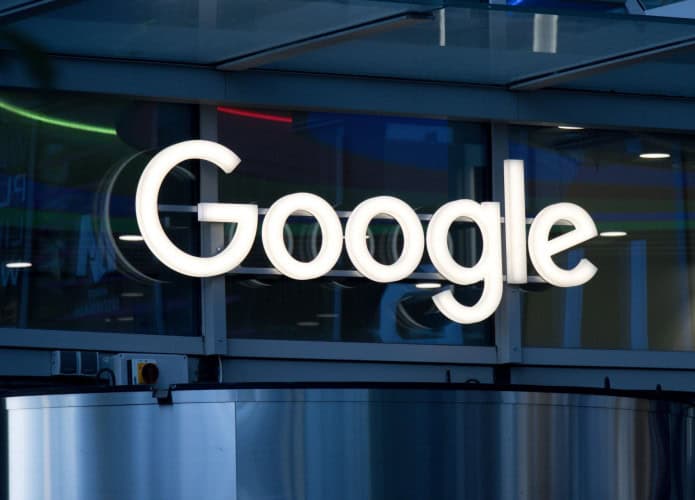 Logo do Google em uma fachada