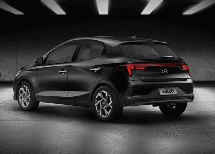 hb20-preto-hyundai-695x500.png