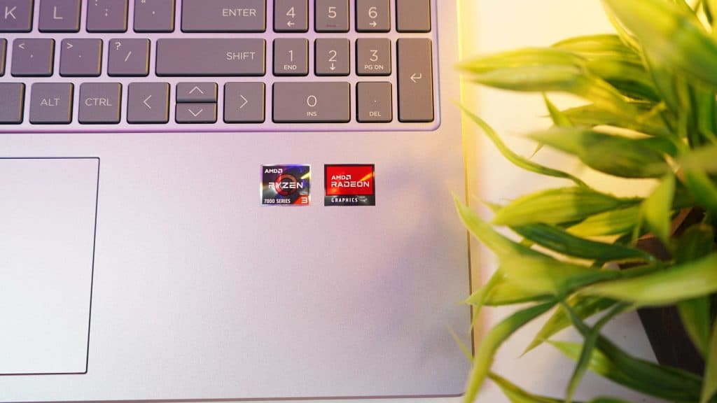 Notebook com processador AMD Ryzen 3