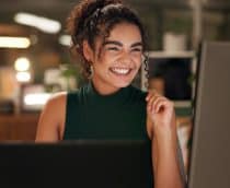 Pessoa no computador